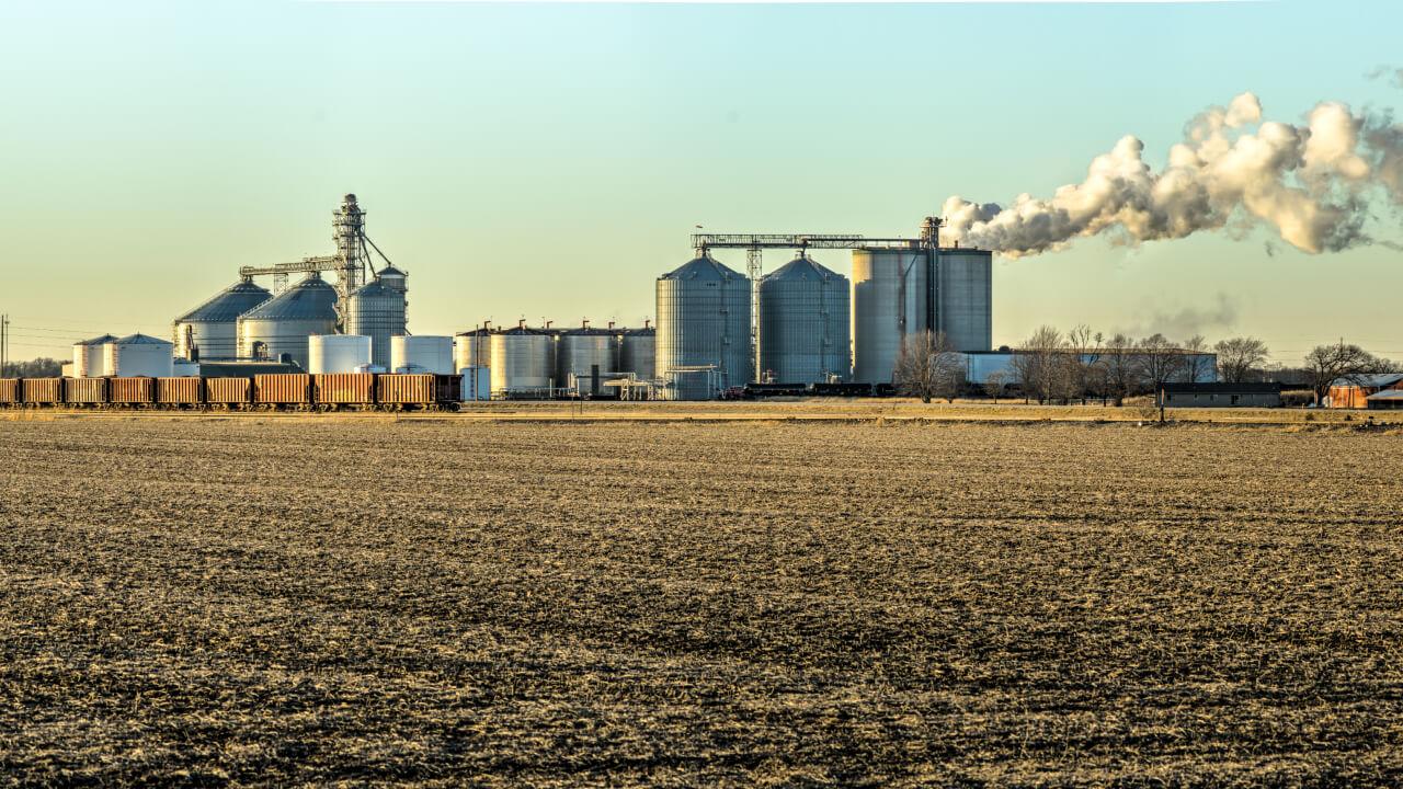 Entenda o impacto do clima na produção de etanol na safra 23/24