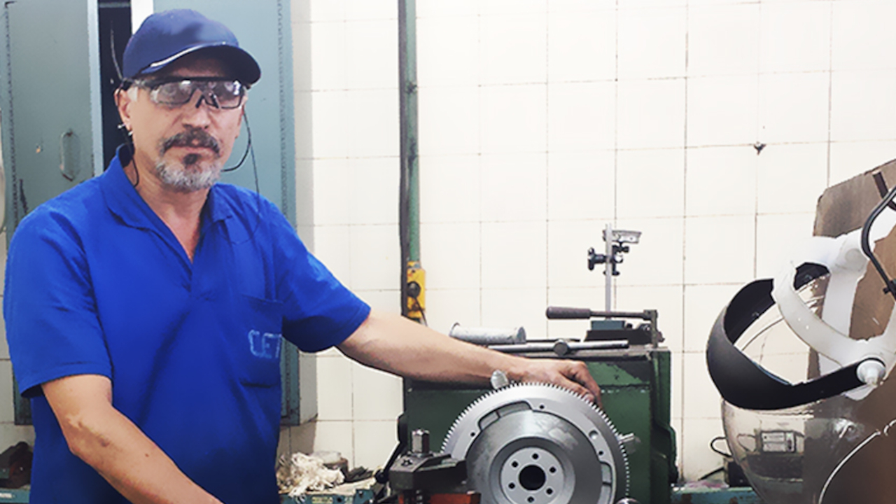 Usineiro criativo, Carlos Adalberto inventa peças e recupera discos de freio